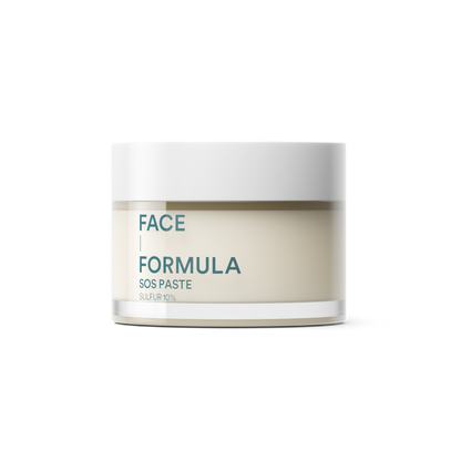 SOS Paste fra Face Formula – liten hvit tube med blå og svart tekst, ideell for målrettet behandling av akne og rødhet. Perfekt for sensitiv hud.
