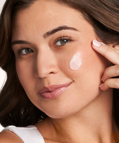 Neostrata Mandelic Clarifying Hydragel påført huden