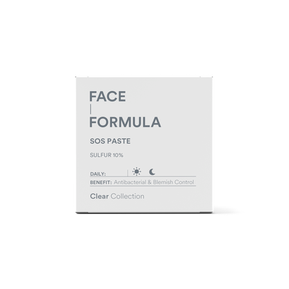SOS Paste fra Face Formula – liten hvit tube med blå og svart tekst, ideell for målrettet behandling av akne og rødhet. Perfekt for sensitiv hud.